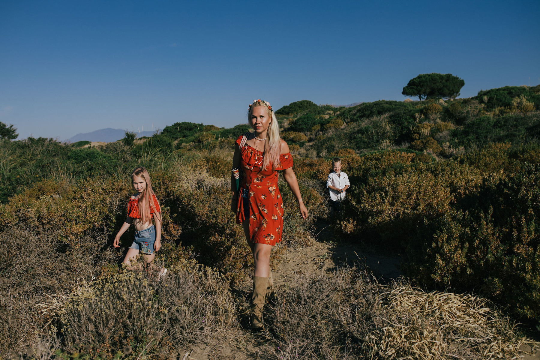 Sesión de fotos de familia en estilo bohemio en Marbella